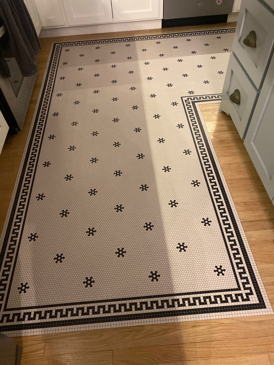 Robin Doormat in Grey, Machine Washable Christmas Indoor Doormat for  Hallway, Entrances, Anti-slip Rubber Backed Door Mat 