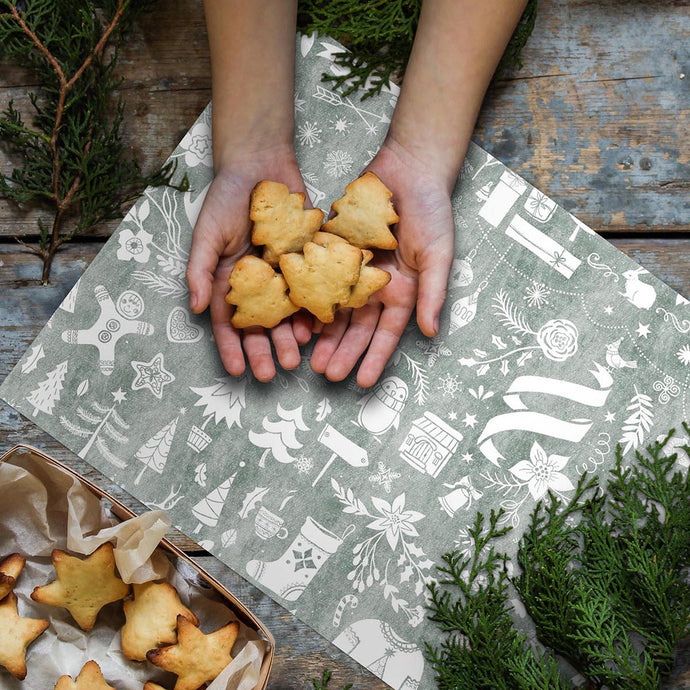 Christmas theme placemats and table runner